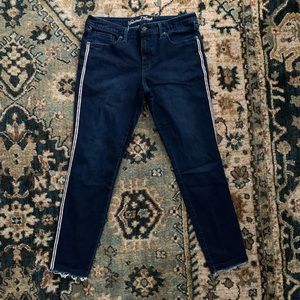 Universal Thread Jeans